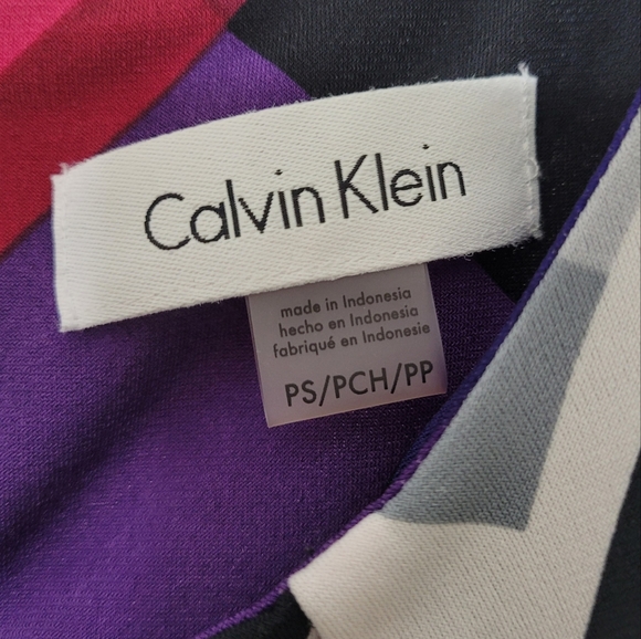 31. CALVIN KLEIN Sleeveless Geo Print Top With Pleated Neckline Size PS - Picture 3 of 7